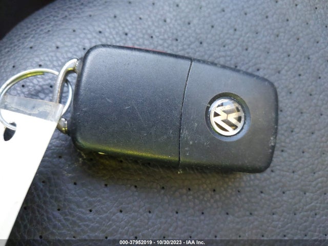 3VWL17AJ2GM336134 Volkswagen Jetta Sedan 1.8t Sel