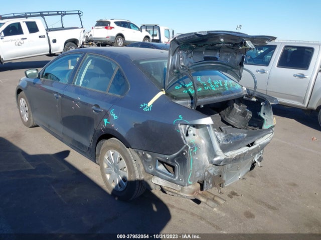 3VW2K7AJ9FM413475 Volkswagen Jetta Sedan 2.0l S