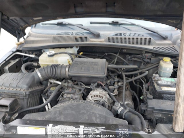 2002 JEEP LIBERTY SPORT VIN: 1J4GL48K02W147979