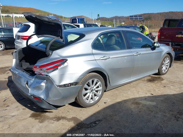Toyota CAMRY LE 2018 JTNB11HK7J3036524 Image 4