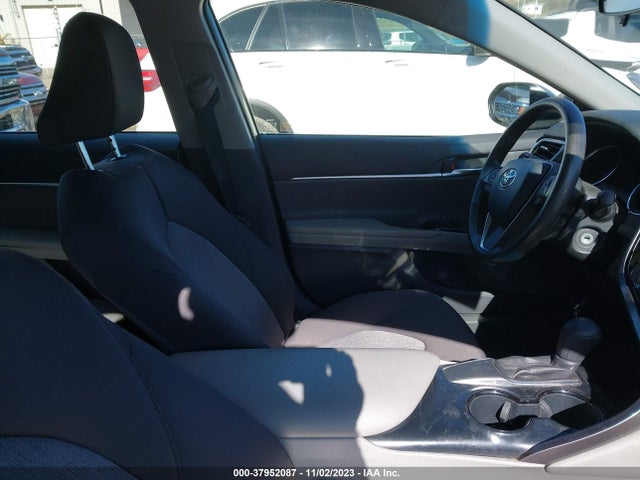 Toyota CAMRY LE 2018 JTNB11HK7J3036524 Image 5