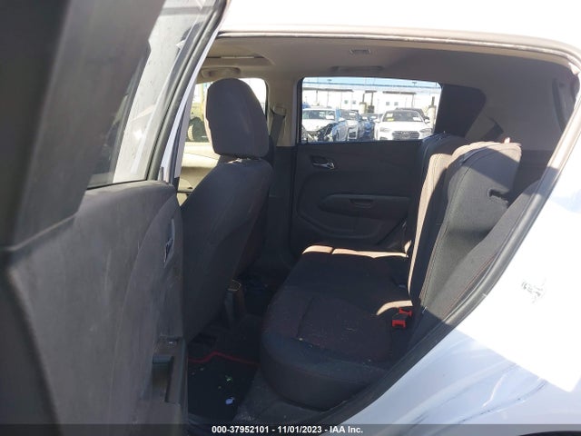 Chevrolet Sonic Lt Auto 2018 1G1JD6SB5J4104755 Image 8
