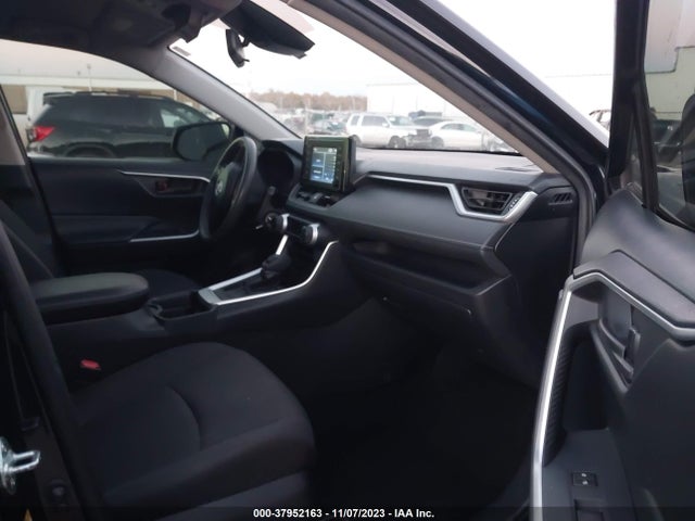 Toyota RAV4 LE 2019 JTMH1RFV5KJ007451 Image 5