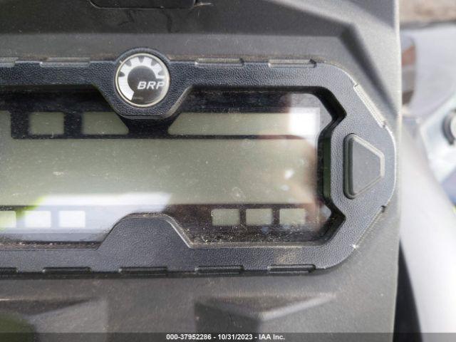 2018 CAN-AM RENEGADE 3JBMWAX45JJ000609 Photo 6