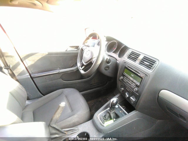 3VWD17AJ1FM258965 Volkswagen Jetta Sedan 1.8t Se