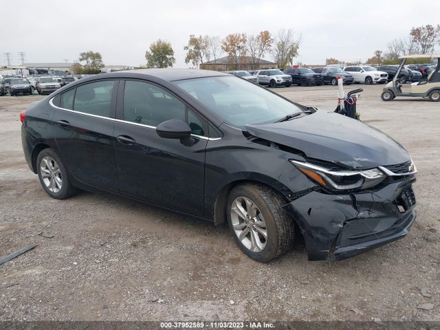 Chevrolet CRUZE LT 2019 1G1BE5SM9K7145533 Image 1