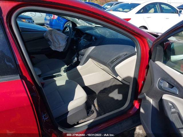 2015 FORD FOCUS SE VIN: 1FADP3F20FL258734