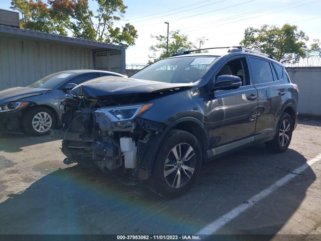 2017 TOYOTA RAV4 XLE VIN: JTMWFREV8HJ702526