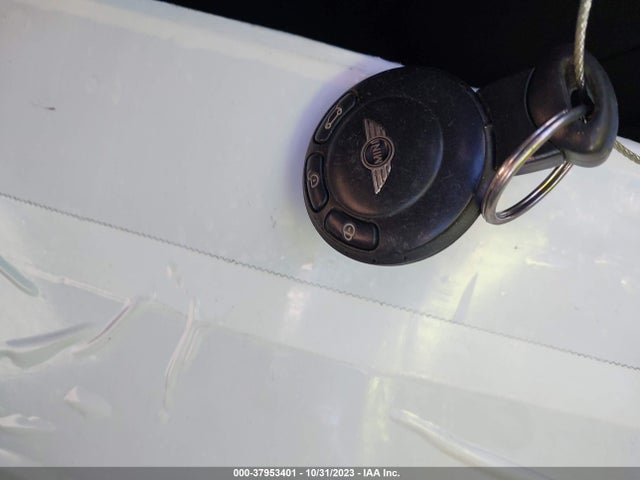 2012 MINI COOPER WMWSU3C57CT264368 Photo 10