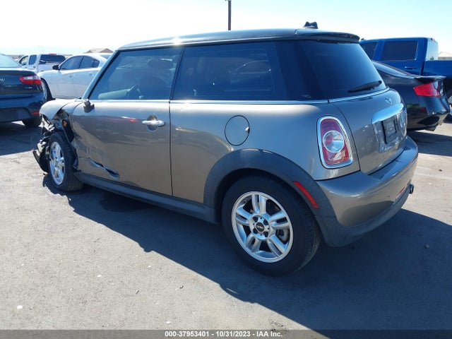 2012 MINI COOPER WMWSU3C57CT264368 Photo 2
