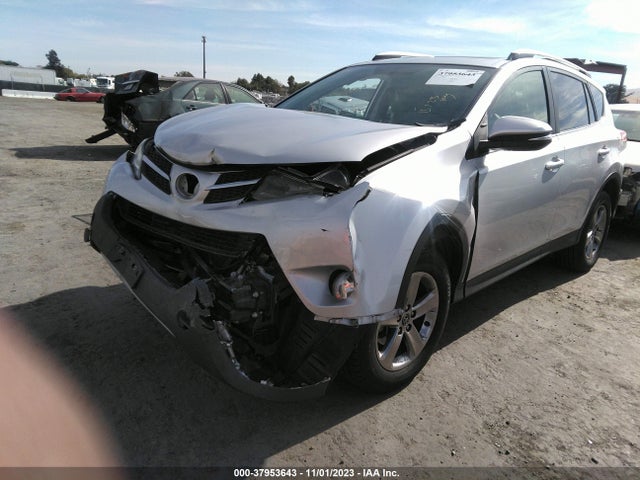 Toyota Rav4 Xle 2015 JTMRFREV1FD141479 Image 2