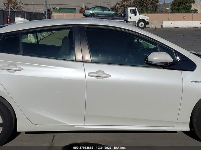 2016 TOYOTA PRIUS TWO ECO VIN: JTDKARFUXG3023928