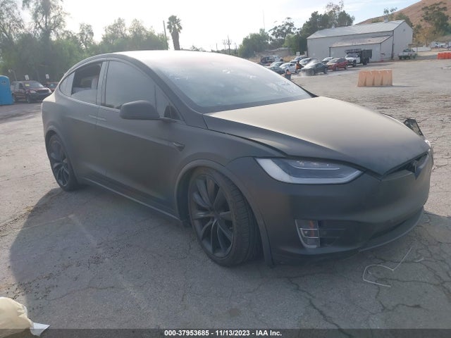 2018 5YJXCBE22JF135950 головне зображення