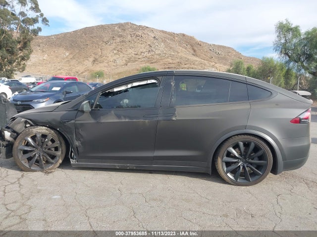 5YJXCBE22JF135950 Tesla Model X 75d/p100d/100d