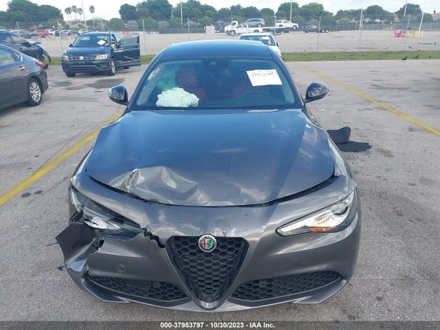 ZARFAMBN1M7645430 Alfa Romeo Giulia Ti Rwd
