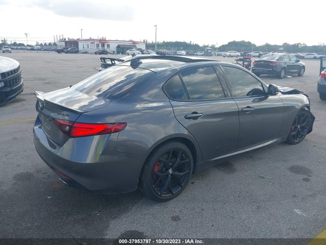 ZARFAMBN1M7645430 Alfa Romeo Giulia Ti Rwd