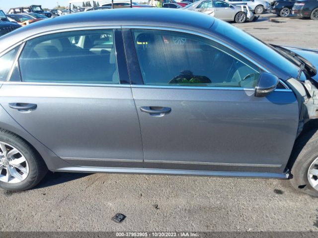 1VWAT7A36HC004980 Volkswagen Passat 1.8t S