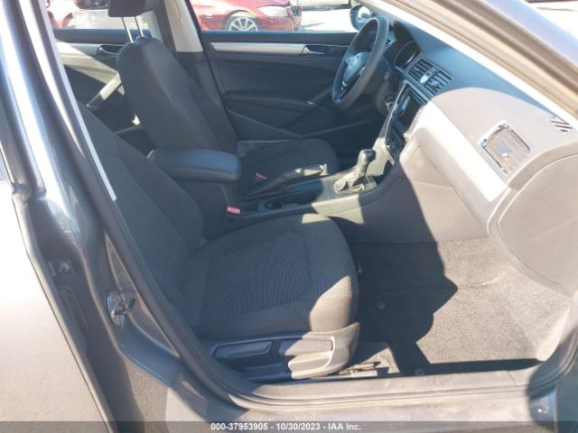 1VWAT7A36HC004980 Volkswagen Passat 1.8t S