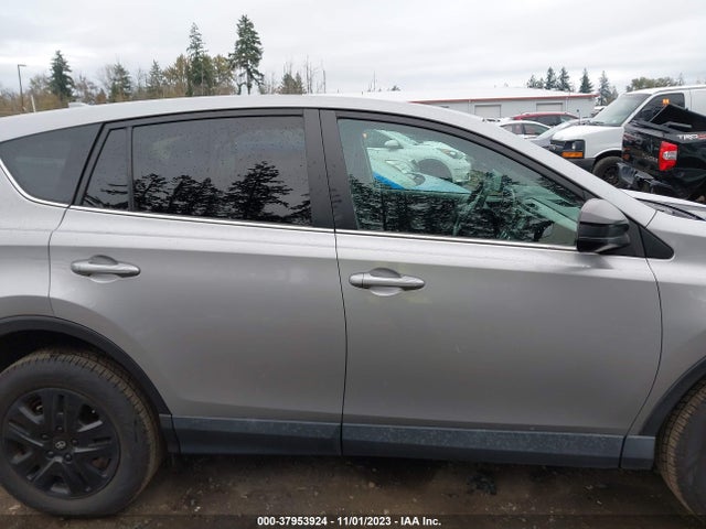Toyota RAV4 LE 2018 2T3BFREV7JW776610 Image 13