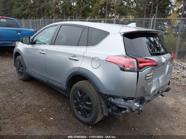 Toyota RAV4 LE 2018 2T3BFREV7JW776610 Image 3