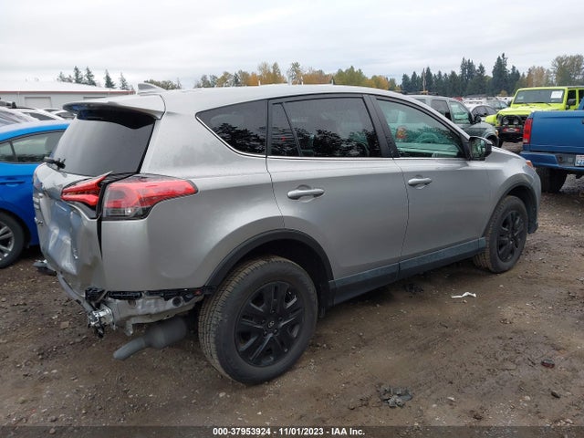 Toyota RAV4 LE 2018 2T3BFREV7JW776610 Image 4