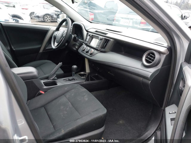 Toyota RAV4 LE 2018 2T3BFREV7JW776610 Image 5