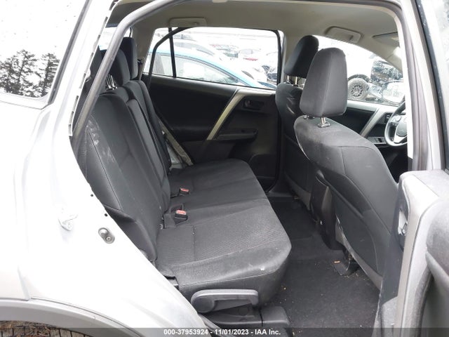 Toyota RAV4 LE 2018 2T3BFREV7JW776610 Image 8