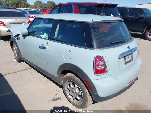2013 MINI HARDTOP WMWSU3C56DT684379 Photo 2