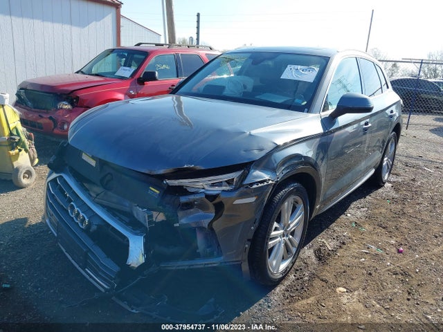 Audi Q5 2.0t Premium 2018 WA1BNAFY6J2017205 Image 2
