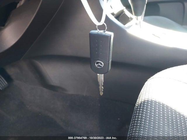 2013 MAZDA MAZDA3 I SPORT VIN: JM1BL1UP6D1765291