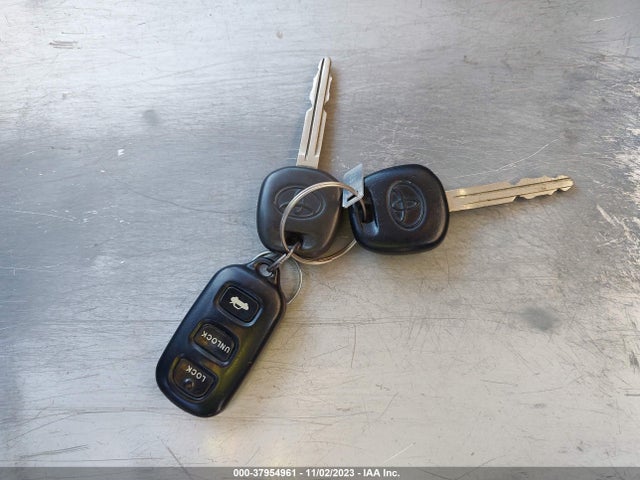 2002 TOYOTA CAMRY XLE VIN: 4T1BE32K32U533476