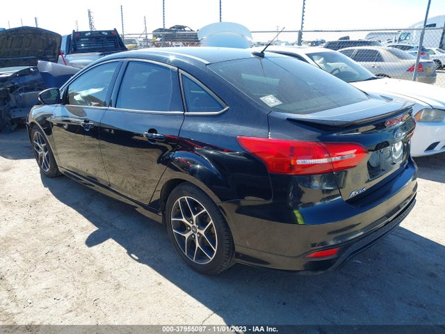 Ford FOCUS SE 2016 1FADP3F29GL252948 Image 3