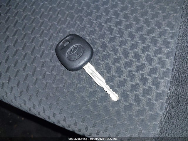 2005 TOYOTA COROLLA CE/S/LE VIN: 2T1BR32E75C493889