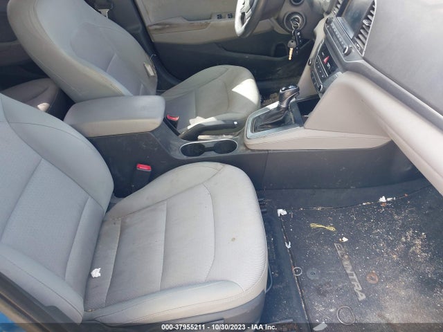 2017 HYUNDAI ELANTRA SE VIN: 5NPD84LFXHH082626