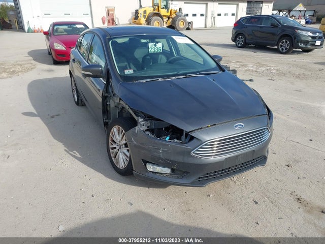 2018 FORD FOCUS TITANIUM VIN: 1FADP3N29JL306404