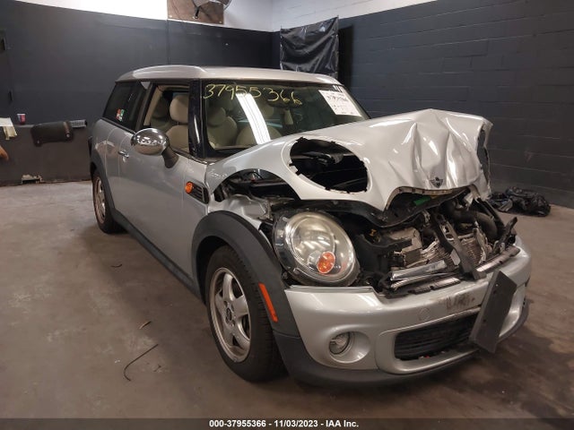 2011 MINI COOPER CLUBMAN WMWZF3C51BT187780 Photo 0