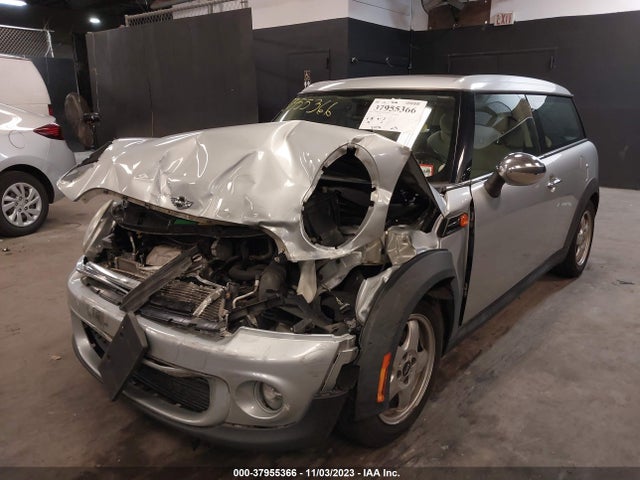 2011 MINI COOPER CLUBMAN WMWZF3C51BT187780 Photo 1