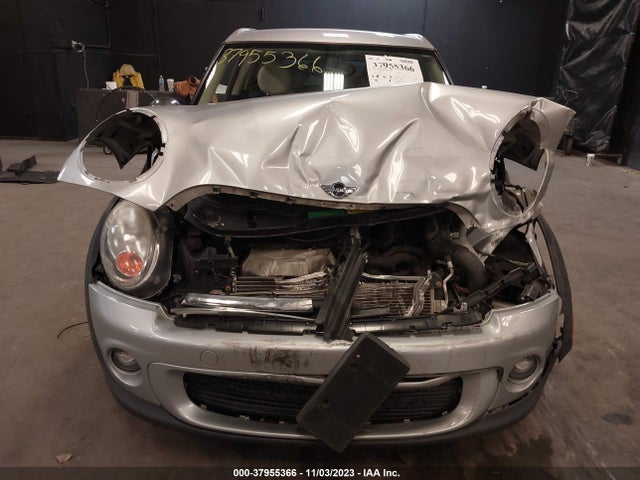 2011 MINI COOPER CLUBMAN WMWZF3C51BT187780 Photo 5