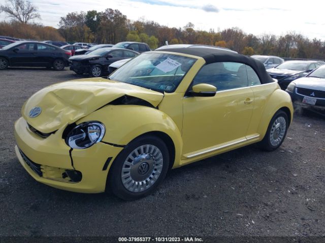 3VW517AT5FM812031 Volkswagen Beetle 1.8t