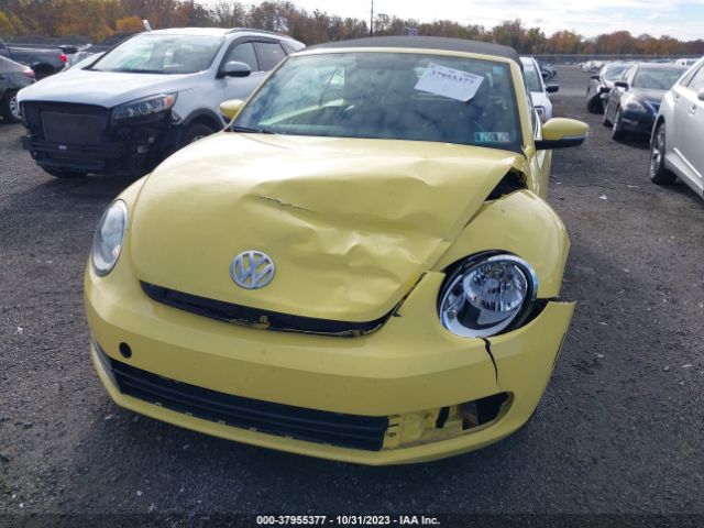 3VW517AT5FM812031 Volkswagen Beetle 1.8t