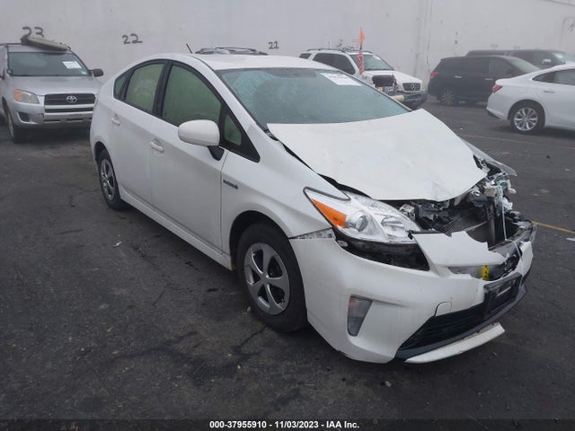 Toyota Prius Three 2015 JTDKN3DU5F0419351 Image 1