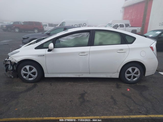 Toyota Prius Three 2015 JTDKN3DU5F0419351 Image 13