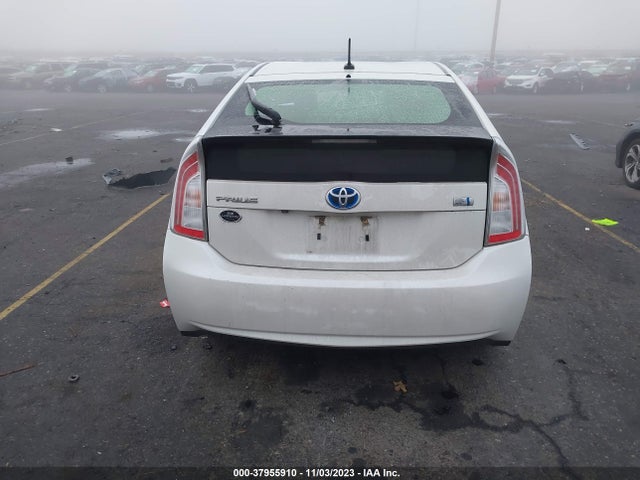 Toyota Prius Three 2015 JTDKN3DU5F0419351 Image 15