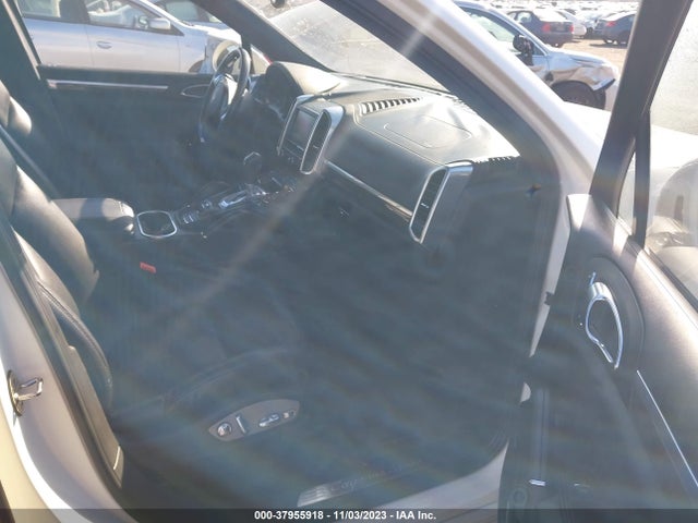 2011 PORSCHE CAYENNE WP1AC2A28BLA84706 Photo 4