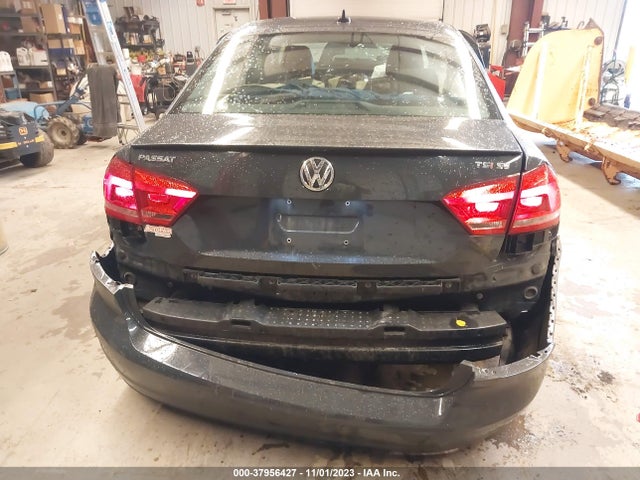 1VWBT7A31FC032722 Volkswagen Passat 1.8t Sport