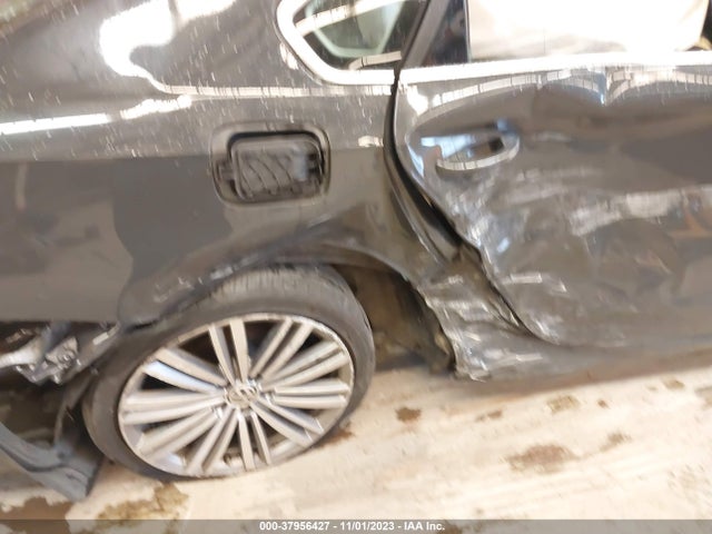 1VWBT7A31FC032722 Volkswagen Passat 1.8t Sport