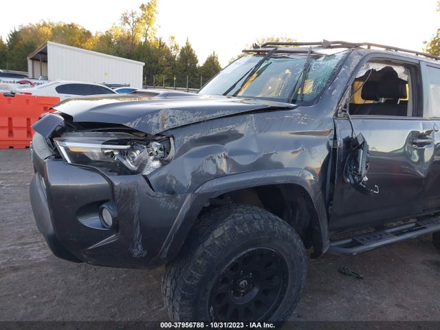 2018 TOYOTA 4RUNNER TRD OFF ROAD PREMIUM VIN: JTEBU5JR1J5546460