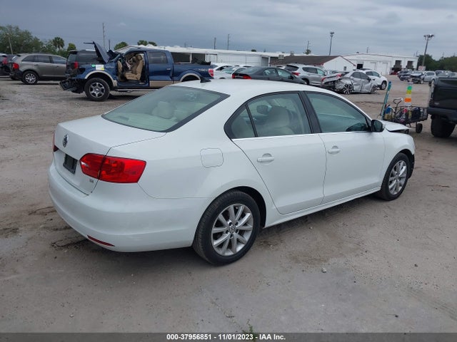 2014 VOLKSWAGEN JETTA 1.8T SE VIN: 3VWD17AJ4EM275175