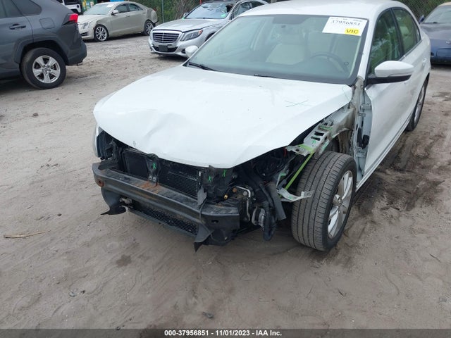 2014 VOLKSWAGEN JETTA 1.8T SE VIN: 3VWD17AJ4EM275175