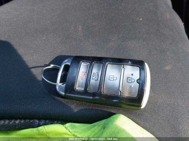 KNALN4D77E5126151 KIA Cadenza Premium
